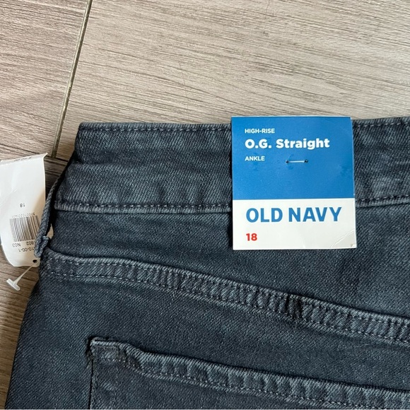 NWT Old Navy Distressed Black High Rise O.G. Straight Ankle Jeans Size 18 - Picture 6 of 7